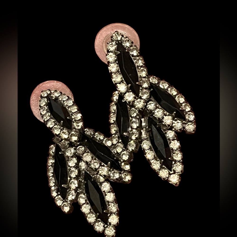 Vintage rhinestone and onyx drop earrings - Picture 3 of 5